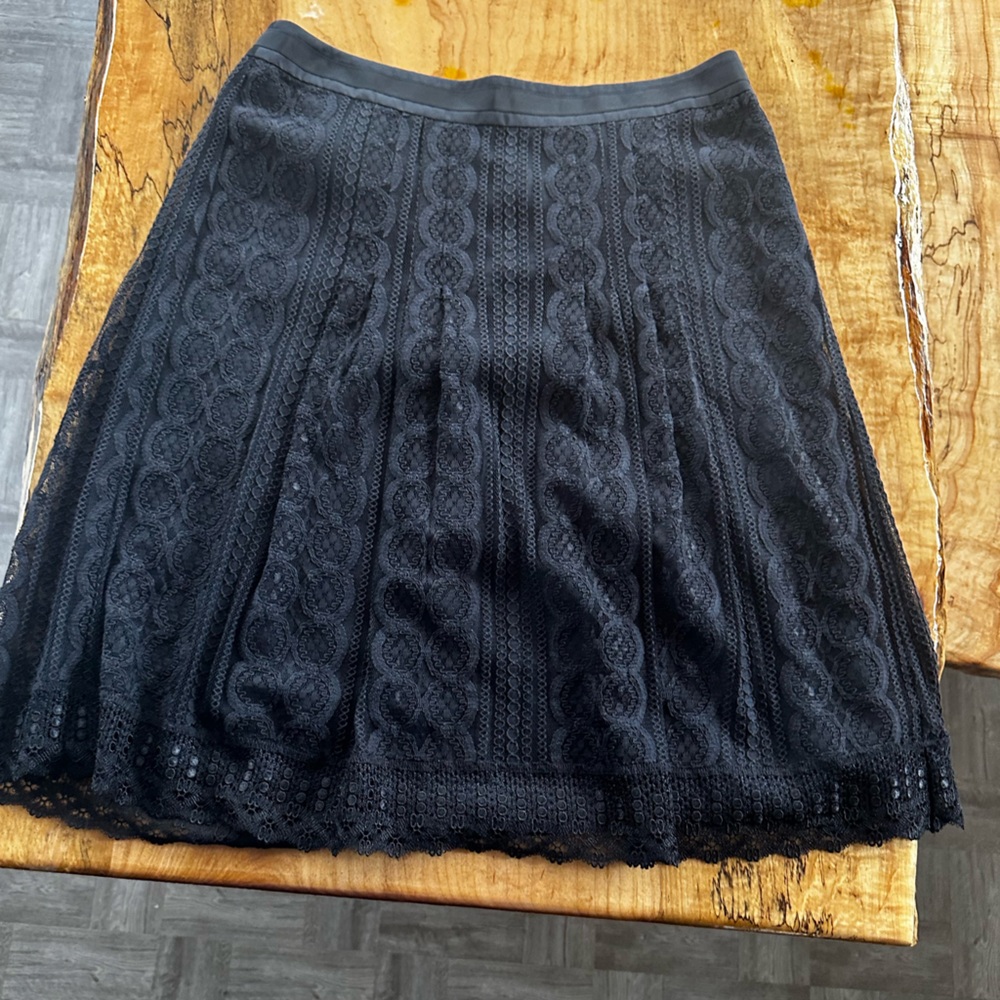 Ann Taylor Black Lace Overlay A-Line Skirt Size 8 Lined Midi Dressy Classy Chic - Picture 10 of 11